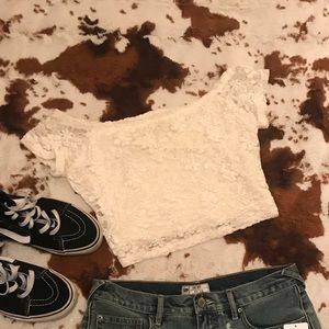 Hollister top size m festival top